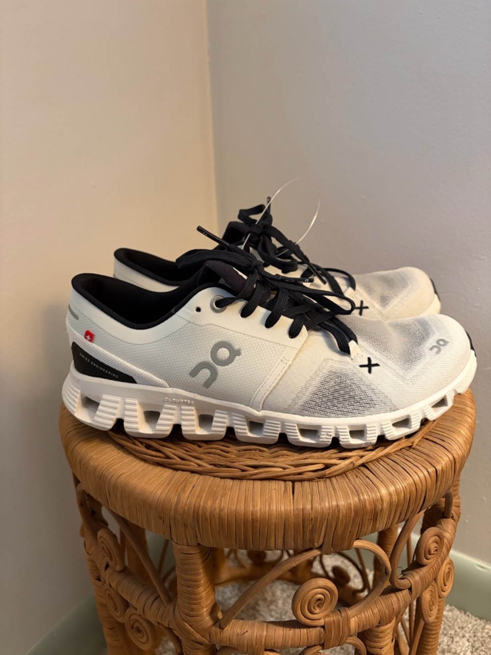 On cloud women’s sneakers